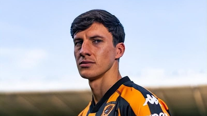 商业开发新篇章!赫尔城与本地知名企业达成重磅衣袖赞助协议 商业开发新篇章!赫尔城与本地知名企业达成重磅衣袖赞助协议