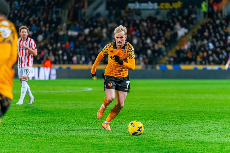 沃特福德挑战赫尔城：2026年首战，黄蜂队状态火热，老虎队能否逆袭？