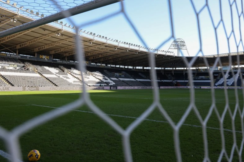 沃特福德与赫尔城天空博彩冠军联赛比赛因安全问题推迟